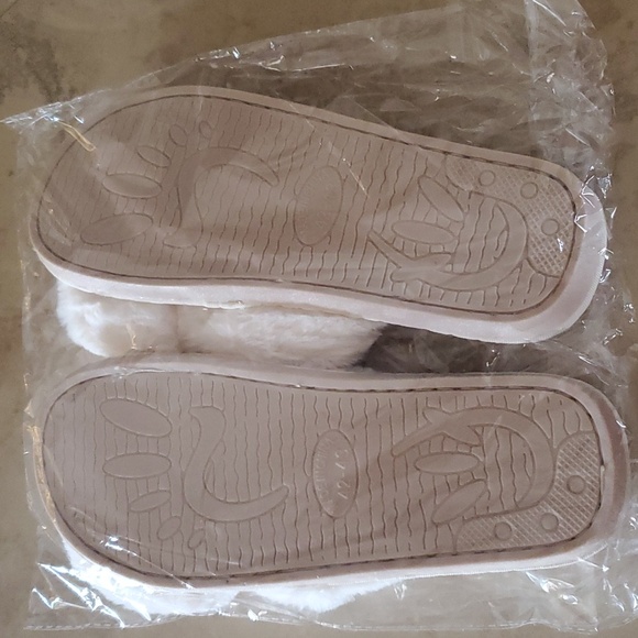 Debbie Slippers - Picture 3 of 3